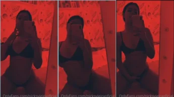 Confira a Nicks Vieira filmando só de calcinha e sutiã