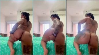 Elen Aragão arreganhada se consolando gostoso