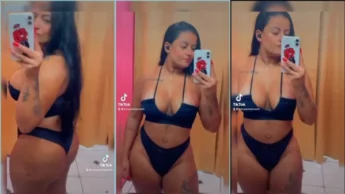 Erica Pinheiro se filmando de calcinha e sutiã