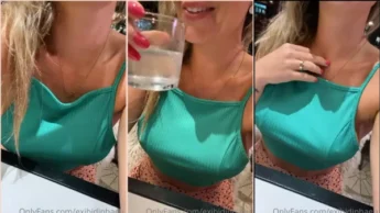 Lais Exibidinha em vídeo sensual se filmando