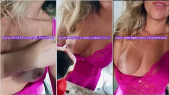 Lais Exibidinha fazendo o café e exibindo as tetas
