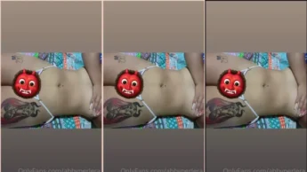 Abbyperlera em uma foto muito excitante