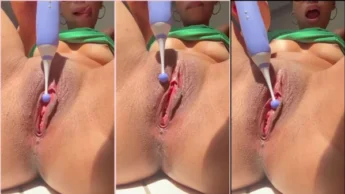 Garota Oficial deliciosa com dildo em sua buceta rosada