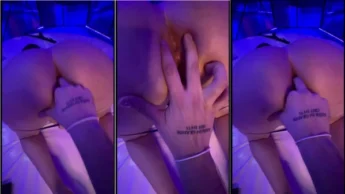 Valeriamolina tomando dedada no cu