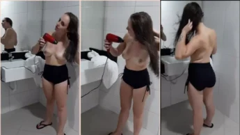 Eva Morderninha peituda safada no banheiro com seu secador