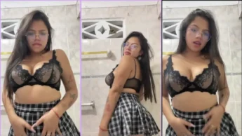 Valeria Ardila safada de saia xadrez mostrando seu corpão