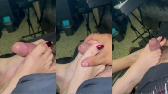 Sophia Leeh videos batendo punheta com os pés