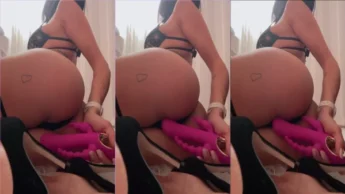 Gostosa Amanda Albuquerque exibindo o novo dildo