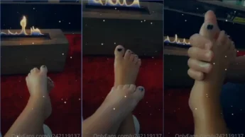 Julia Villela safadinha mostrando os pés lindos