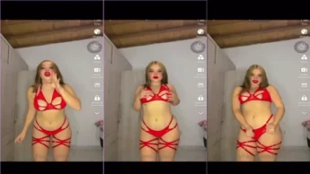 Soy Scar safadinha usando uma lingerie vermelha