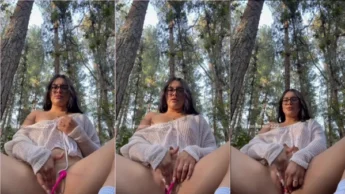 Veja a Michell Ramirez se masturbando no matinho