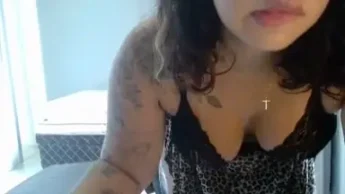 Video caseiro da Ivie_Encanto se exibindo