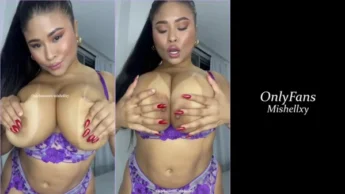 Mishell Morales super peituda na putaria se exibindo
