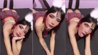 Akemi Harummi onlyfans da novinha linda charmosa de mini roupa