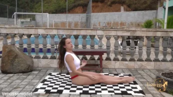 Gostosona Venusss Model dando o cuzinho