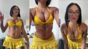 Imdianamoon fumando um baseado e sensualizando