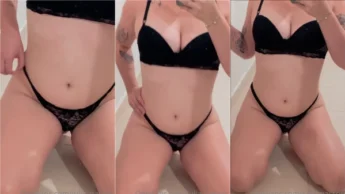 Julia Passos usando calcinha de renda