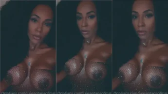 Lua Santana maravilhosa exibindo os peitões