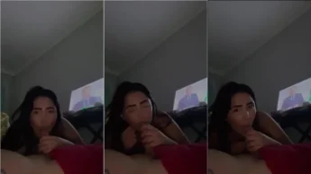 Moreenadix na grudada de pica sugando sem parar