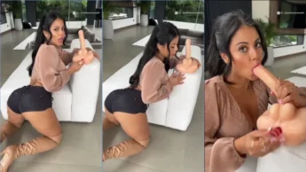 Only fans Steffy Moreno brincando com o consolo