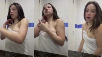 Sarah Sofhi gostosa do privacy no banheiro se exibindo