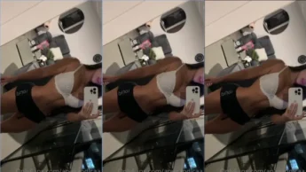 Video amador da Ana Gandica toda gostosa na frente do espelho
