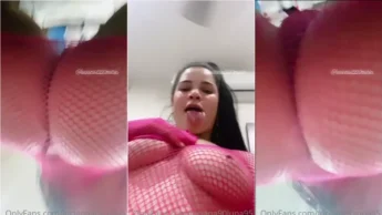 Confira a luciana90luna95 se exibindo toda