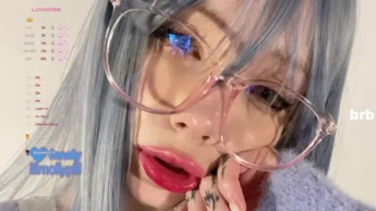 Givememolly vazou em live de site adulto